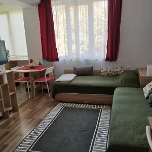 Apartment 4 Seasons Apartments, A2