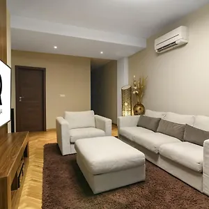 Apartment Beachfront 3-bedroom With Jaccuzi And Barbecue In The Back